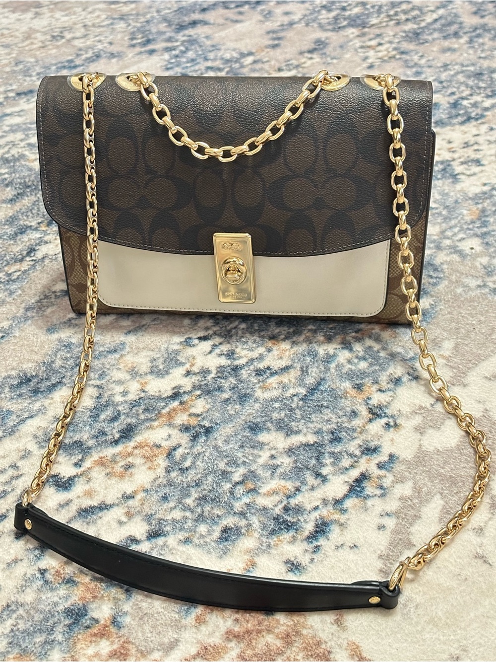 NWT Coach Lane Signature bag